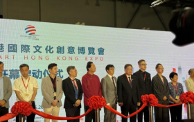 历香（李大卫）随形沉香与沉香奢侈品珠宝闪耀香港文博会 双轨收藏赋能千年沉香文化